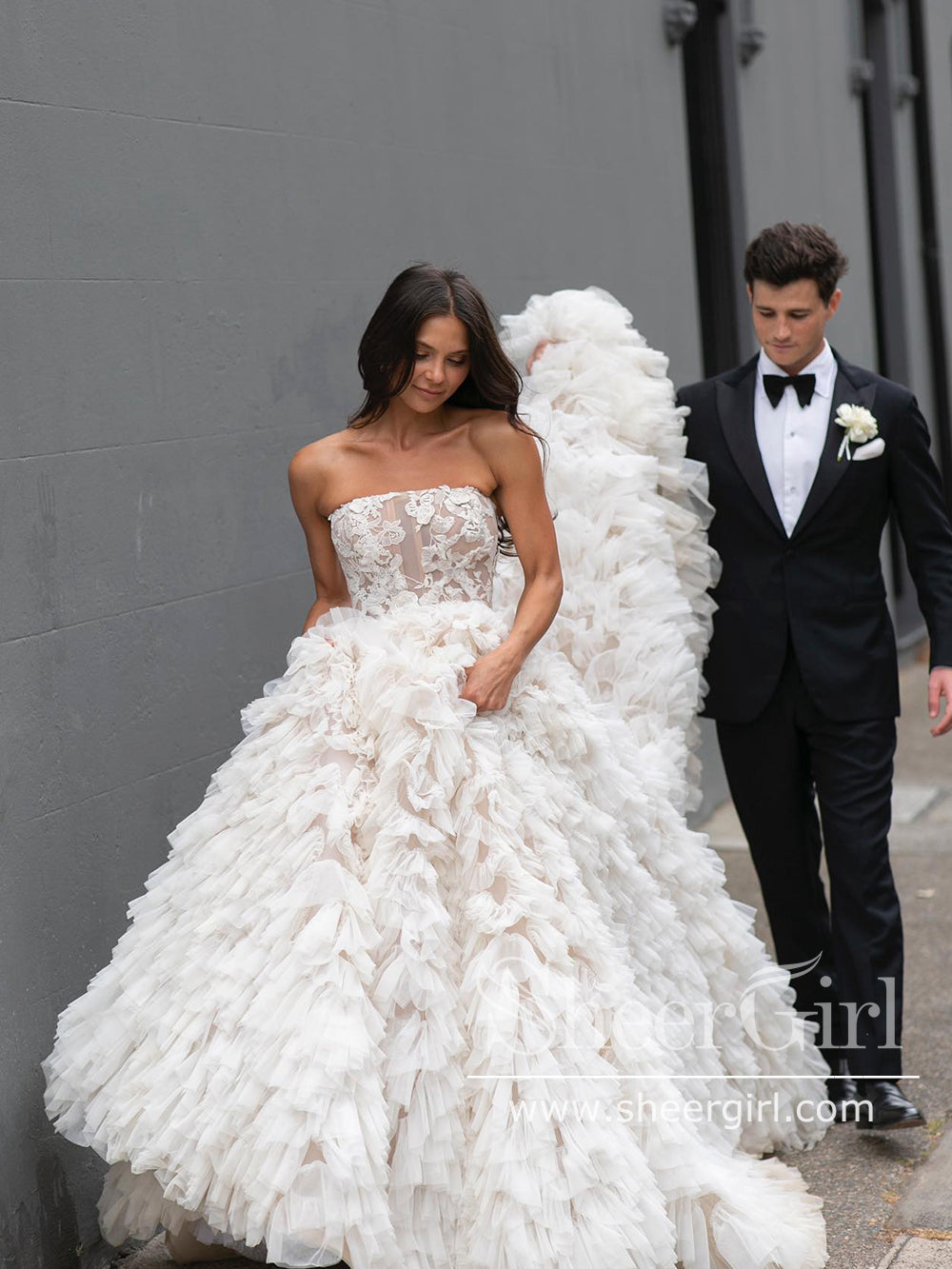 Layers Tulle Ball Gown Wedding Dress Floral Lace Bodice Drama Wedding Gown AWD1961 Layers Tulle Ball Gown Wedding Dress Floral Lace Bodice Drama Wedding Gown AWD1961