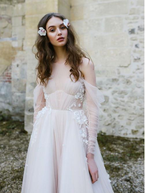 Long Sleeve Bohemian Beach Wedding Dresses Cold Shoulder Boho Rustic Wedding Dress AWD1239 Long Sleeve Bohemian Beach Wedding Dresses Cold Shoulder Boho Rustic Wedding Dress AWD1239