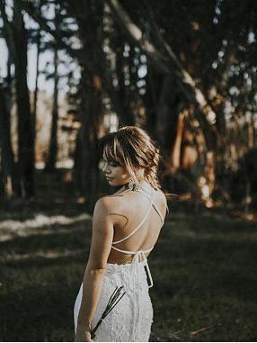 Sexy Backless Sheath Rustic Lace Wedding Dresses Halter Beach Wedding Dress AWD1218-SheerGirl