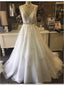 Vestidos de novia de encaje color marfil con escote en V y cola capilla SWD0040 
