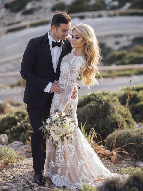 Long-Sleeve-Lace-Applique-Wedding-Dresses-Vintage-Mermaid-Wedding-Dress -AWD1255-3_1200x.jpg?v=1740835703
