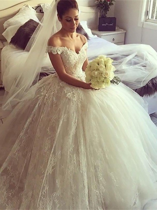 Off the Shoulder Vintage Wedding Dresses Lace Princess Ball Gown Wedding Dresses AWD1071-SheerGirl