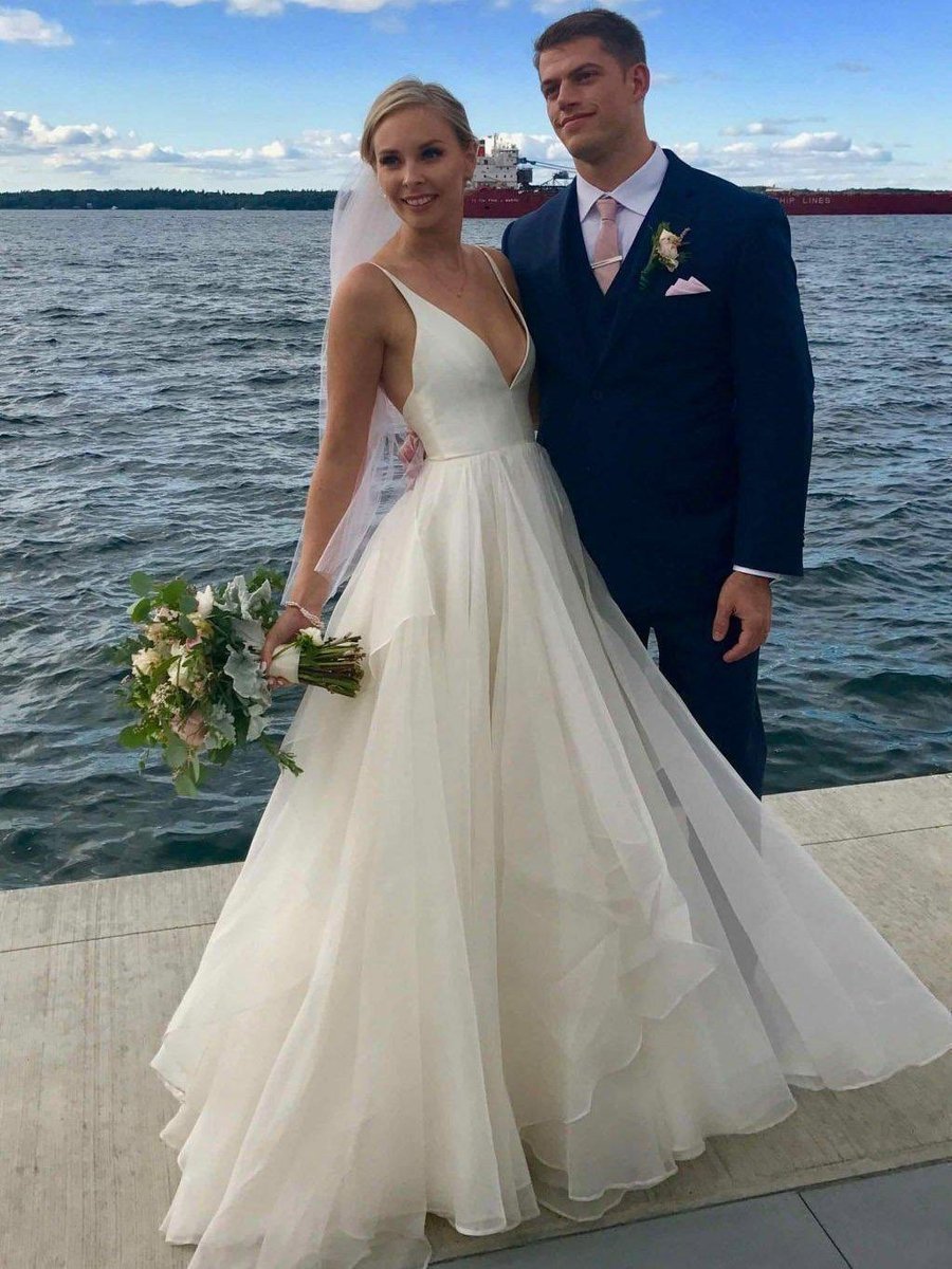 chiffon tulle wedding dress Spaghetti-Strap-Ivory-Chiffon-Beach-Wedding-Dresses-Cheap-V-Neck-Wedding- Dress-AWD1279_1200x.jpg?v=1740834575