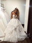 Vestido de novia de tul con flores y escote corazón sin tirantes y dobladillo de crin AWD1780 