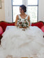 Organzové svatební šaty s výstřihem do V s volánky Korálky Svatební šaty s vlečkou AWD1678 